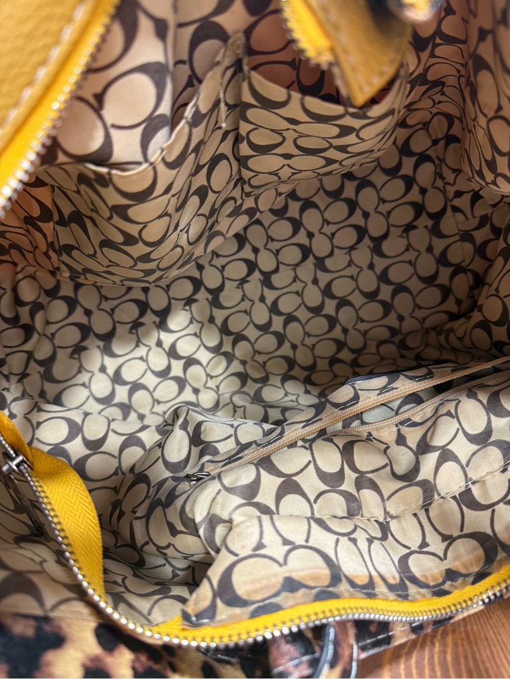 RARE  Mustard Yellow Pebbled Leather Tote with Leopard Accents - Picture 6 of 11